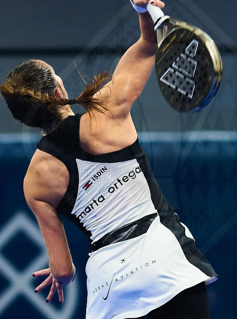 AERAS AVIATION patrocinador de Marta Ortega jugadora de pádel