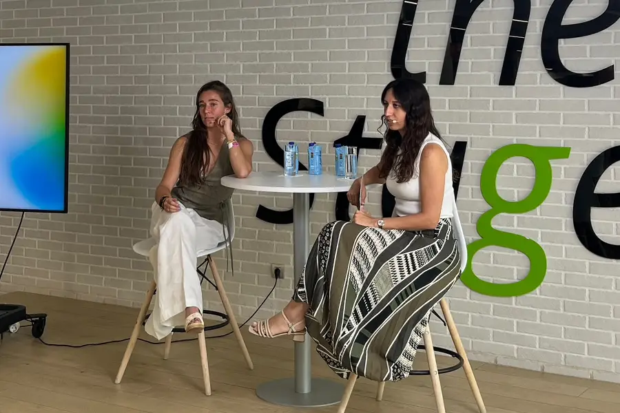 Martita Ortega en una charla motivacional en De3loite